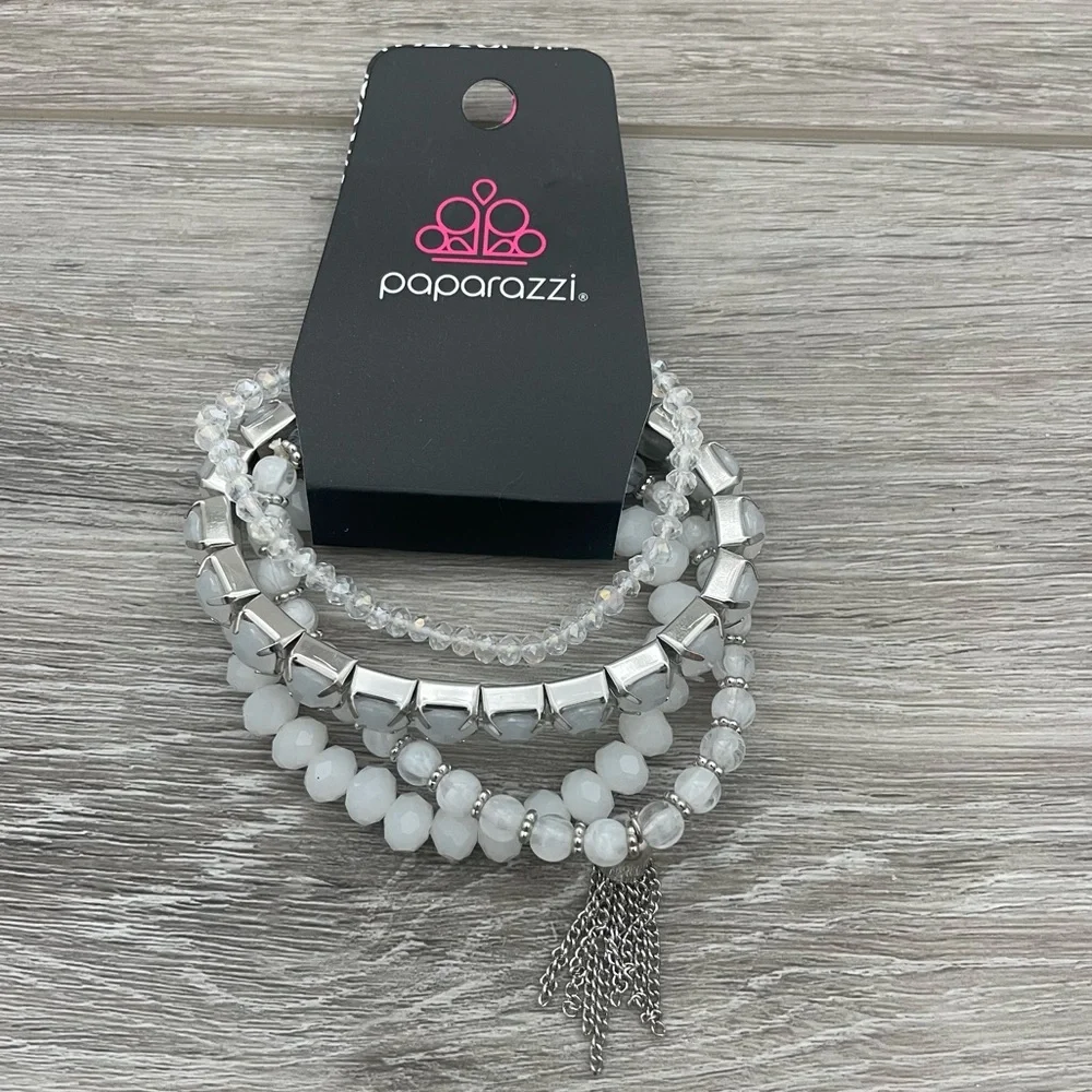 Bundle of Paparazzi Jewelry - Picture 4 of 7